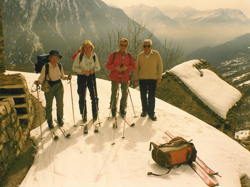 Claude, Karin, Heiri, FvB, Ardet im Winter, 1986 